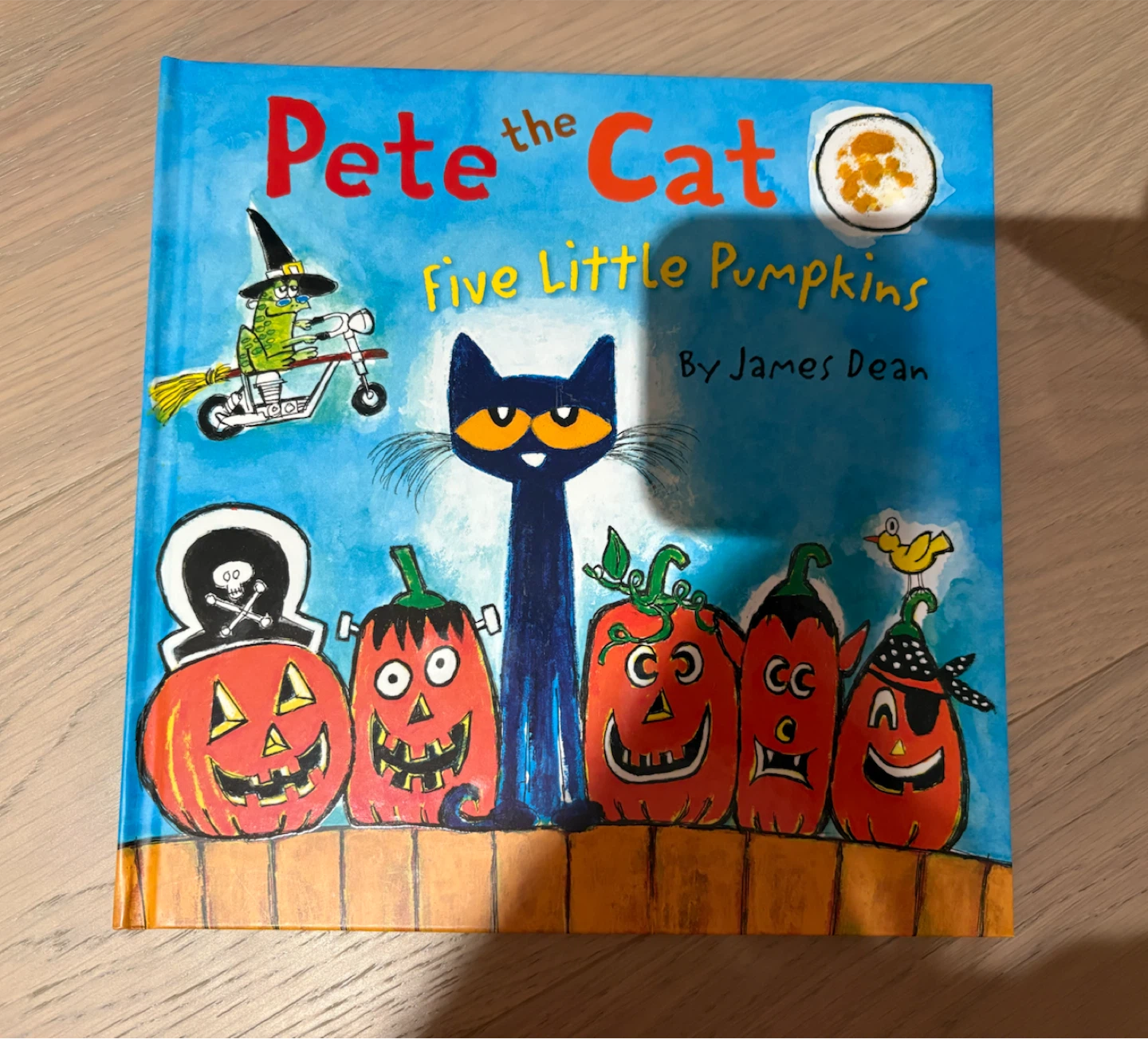 Pete the Cat: Five Little Pumpkins Book