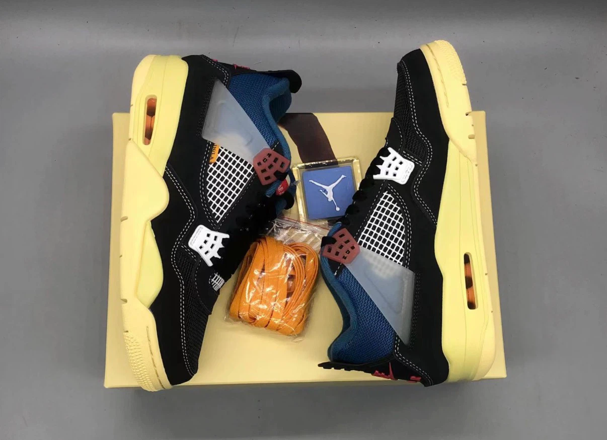 Nike Air Jordan 4 Retro