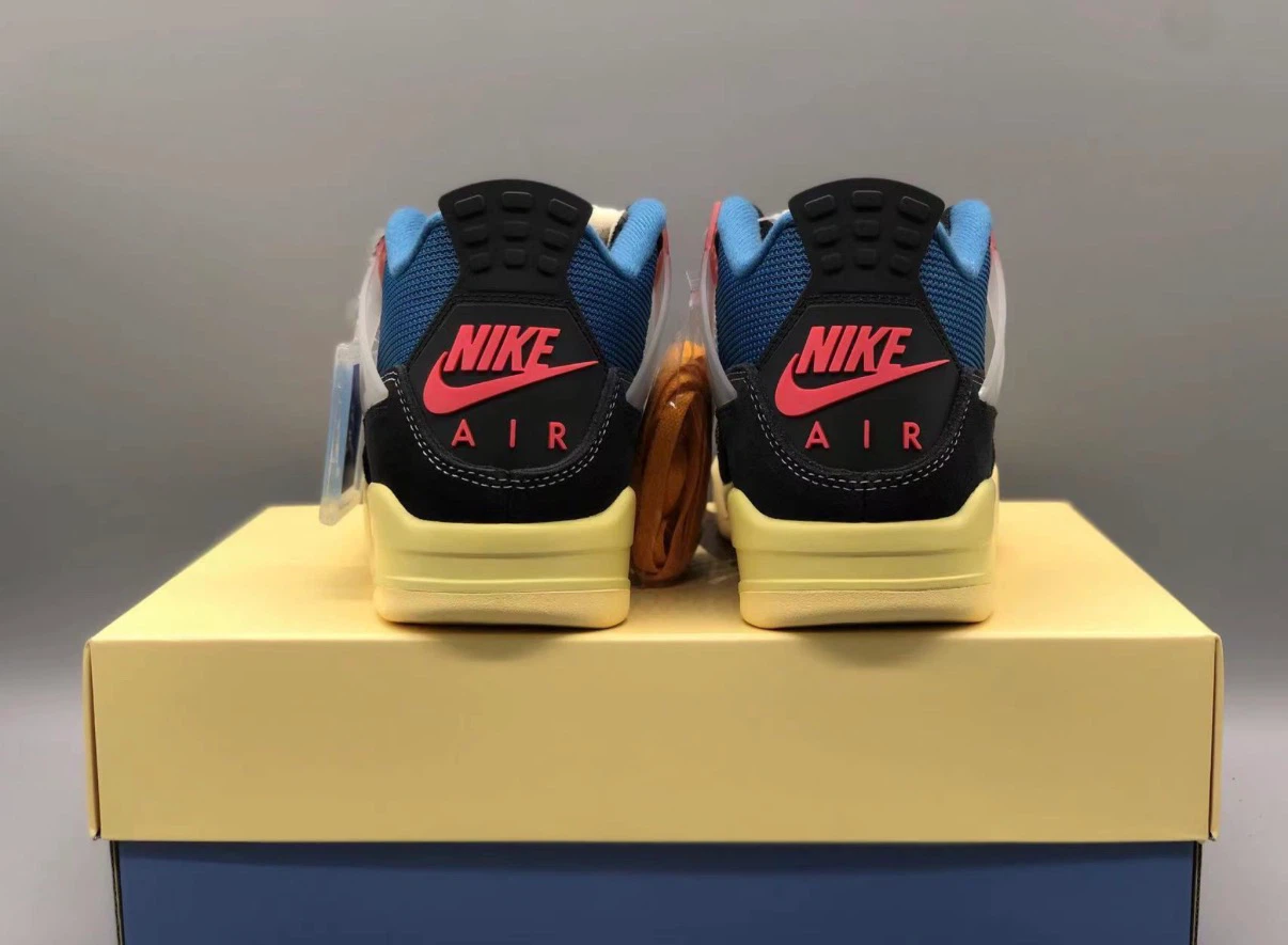 Nike Air Jordan 4 Retro - photo 4