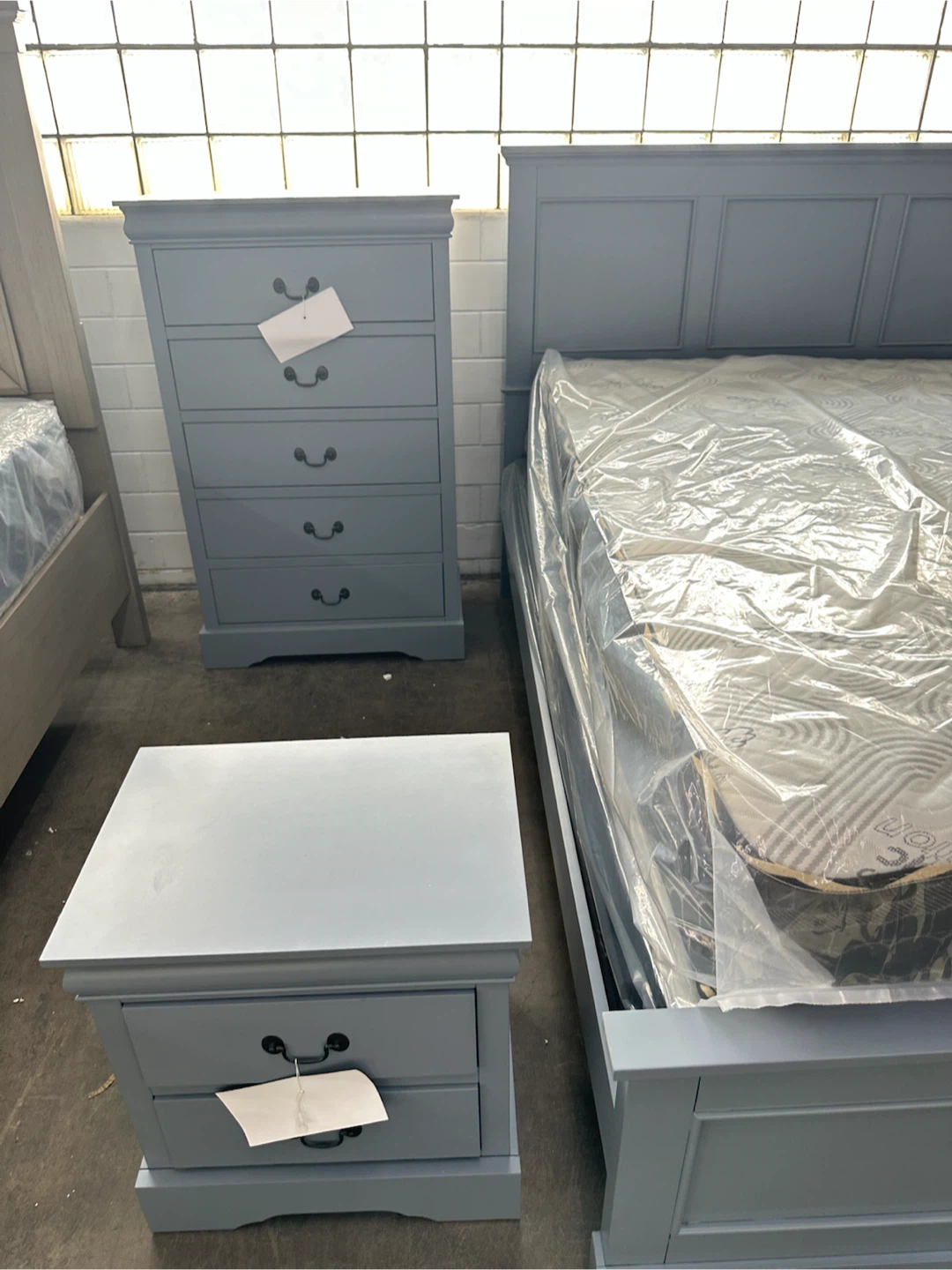 4 piece bedroom set bf Mr dr ns - photo 2