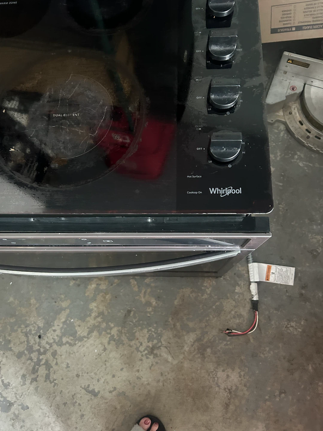 Whirlpool Electric Stove Top and Oven - photo 2