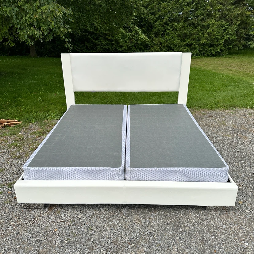 Modern White Faux Leather King Size Bed (CAN DELIVER)