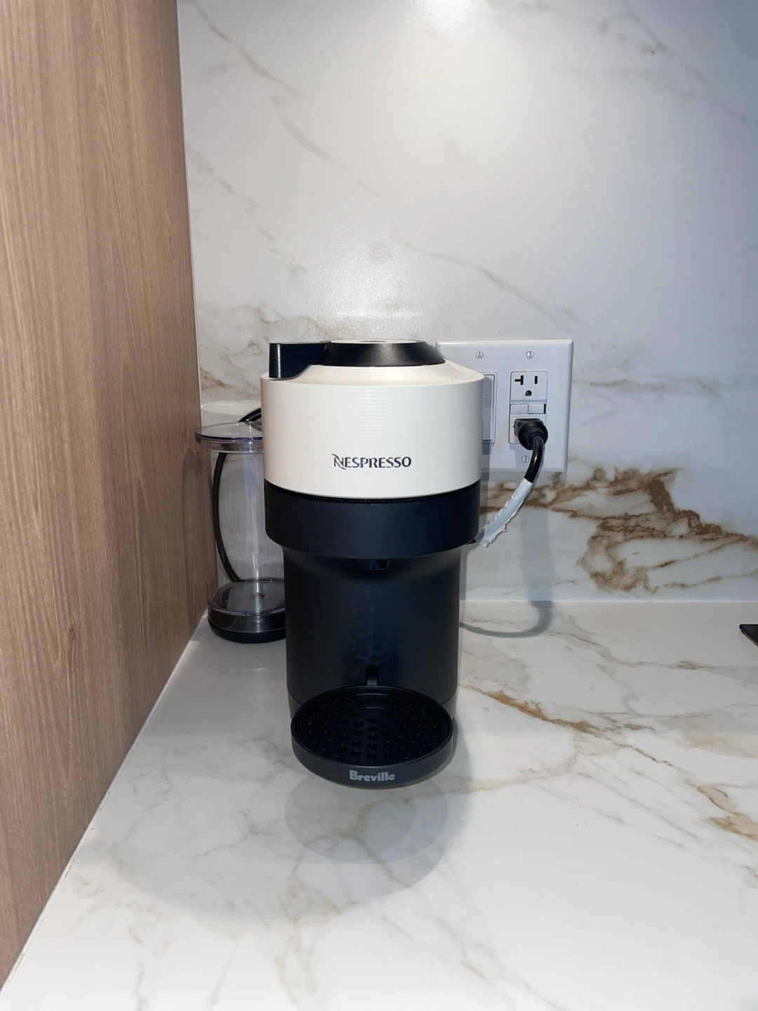 Nespresso Vertuo Coffee Machine - photo 4