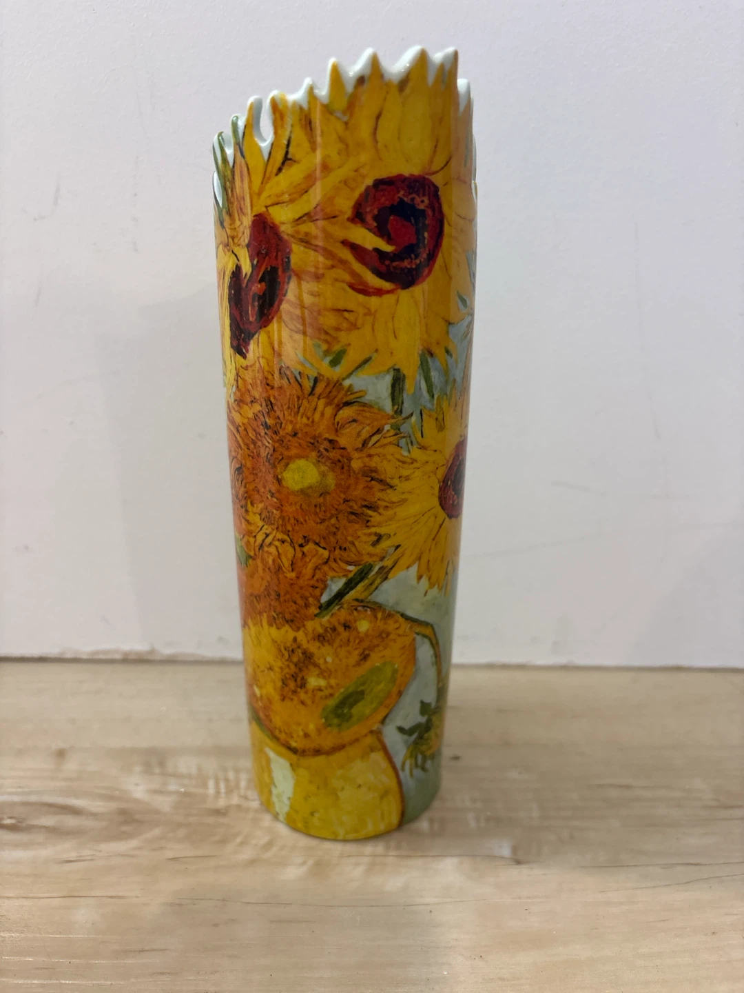 Vase with Sunflowers Design
