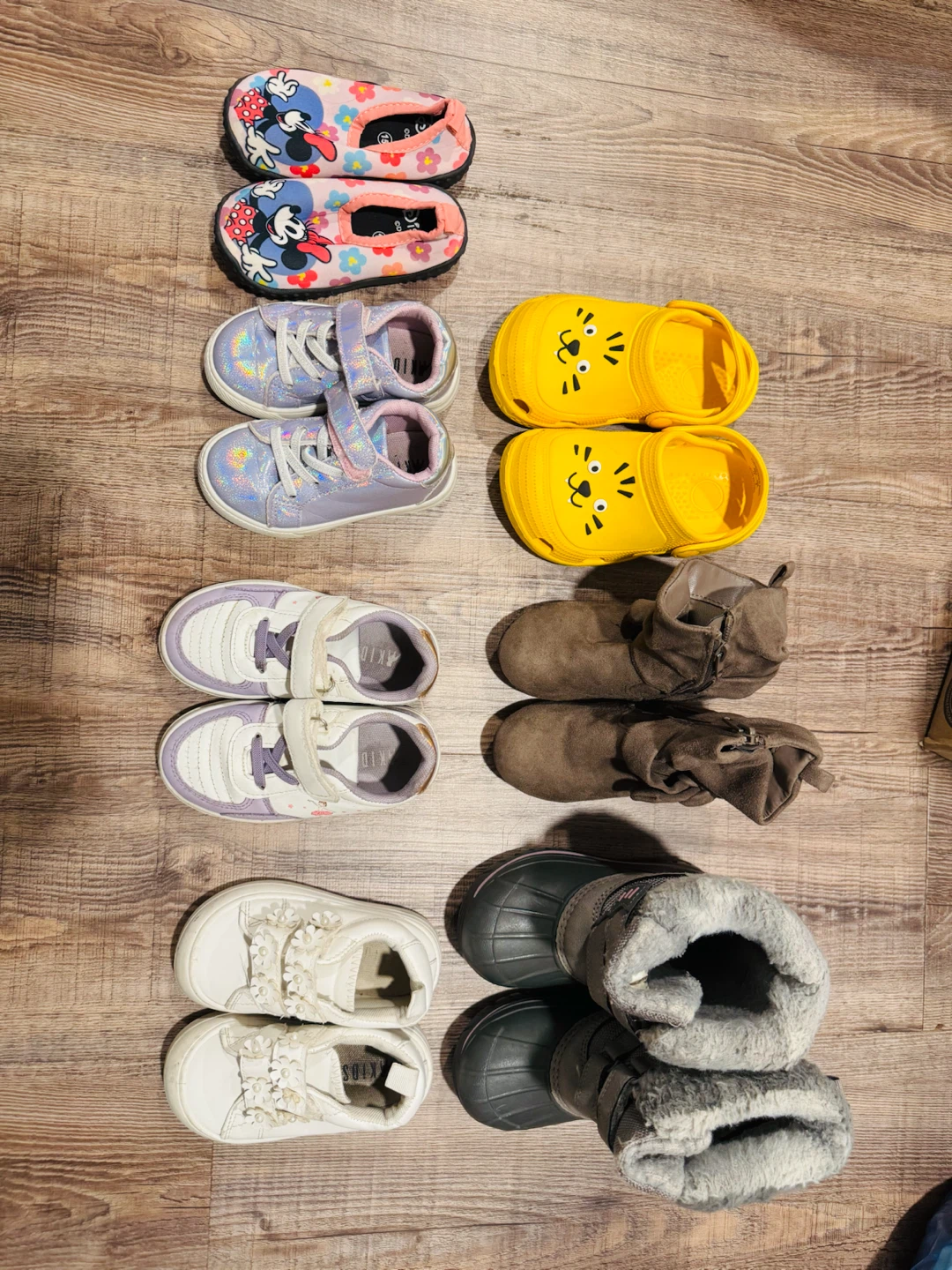 Joe Fresh Toddler Winter Boots Size 8  (6 Free Pairs of Shoes)