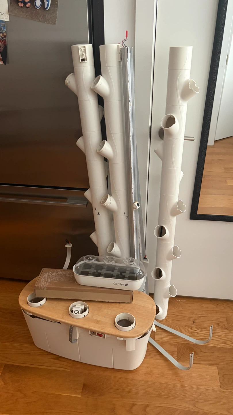 Gardyn Indoor Garden System with Seed Pod Kit