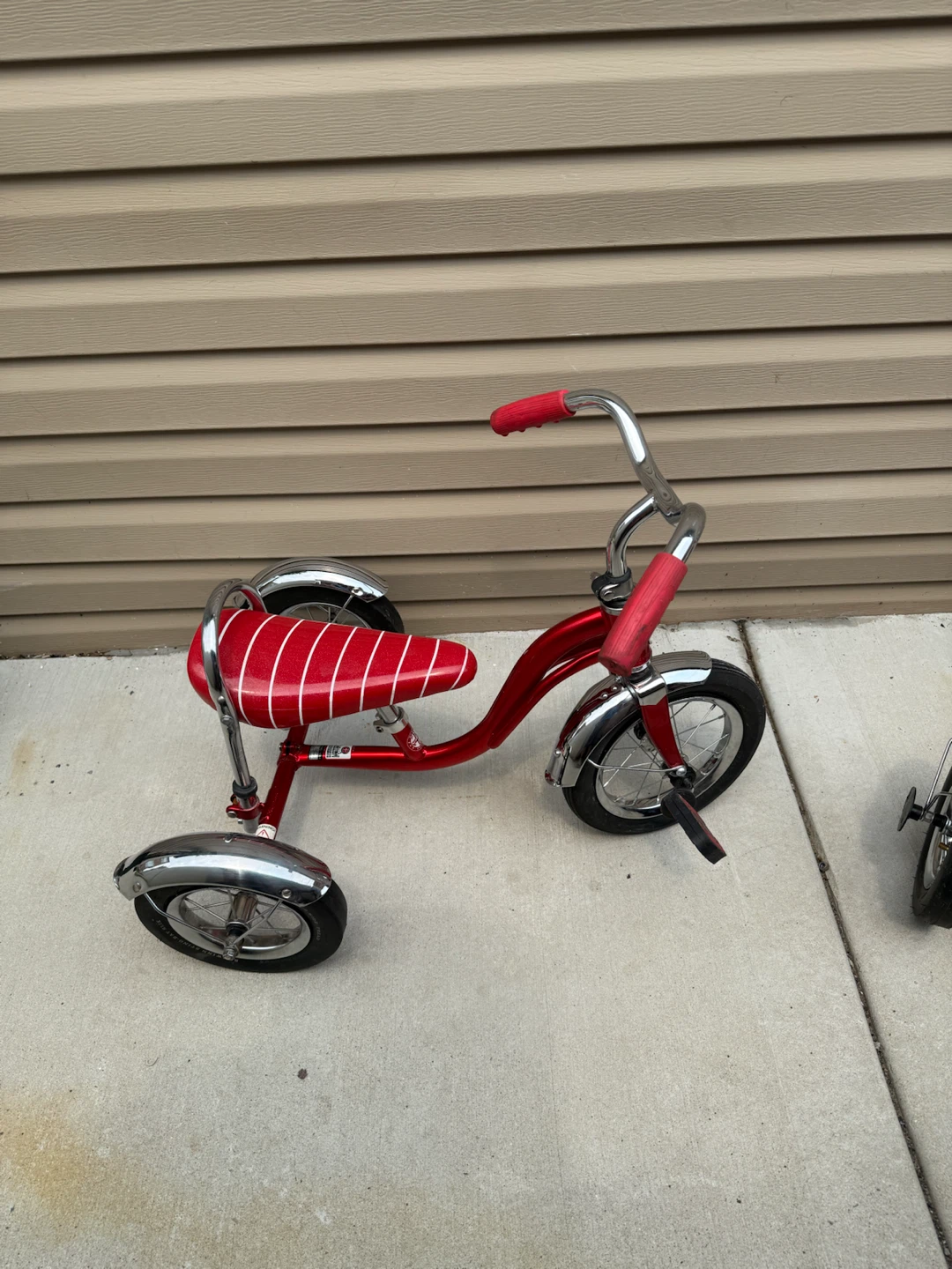 Schwinn Sting-Ray Tricycles (Set of 3) - photo 3