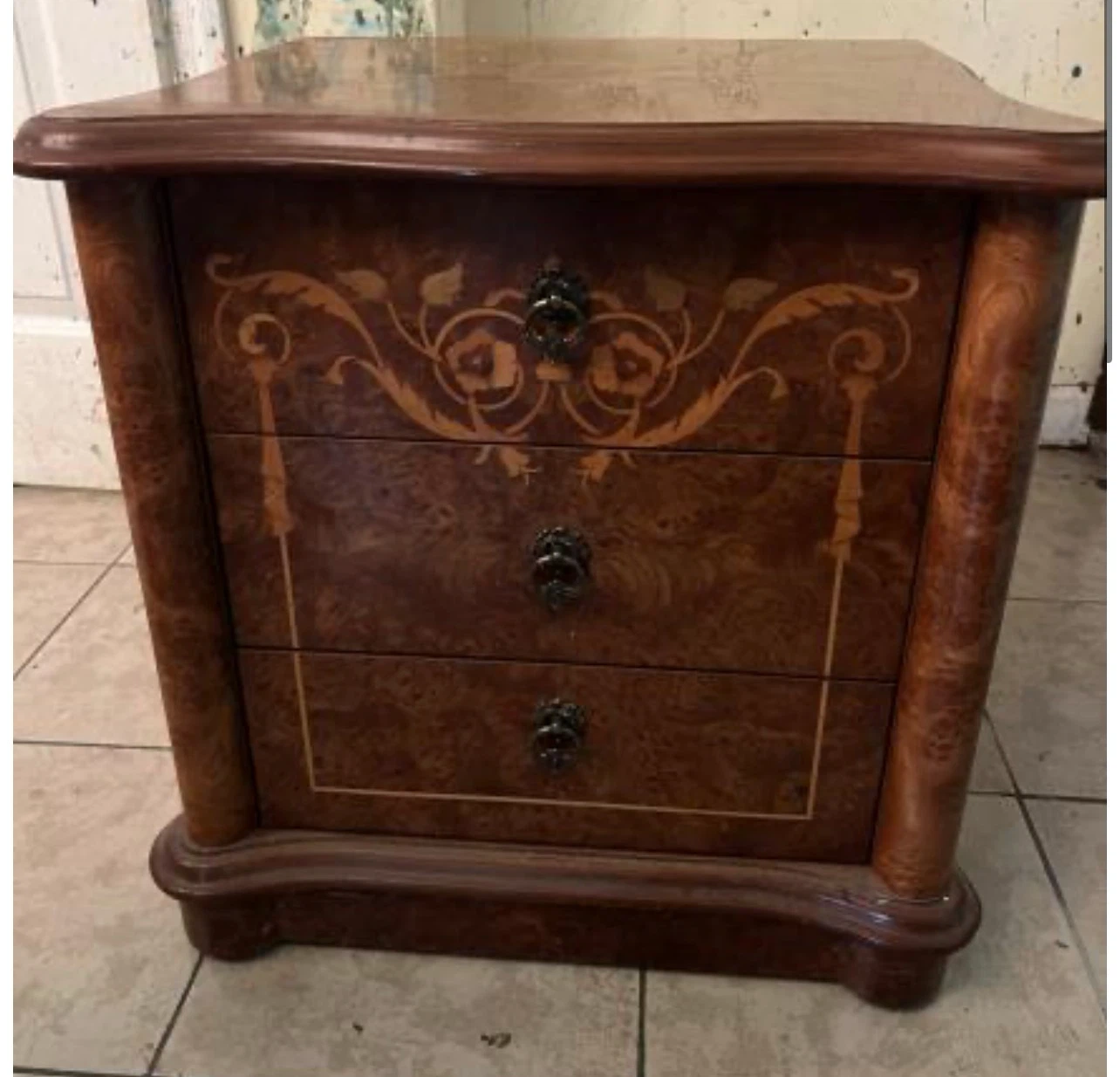 Vintage Inlaid Wood Nightstand with 3 Drawers
