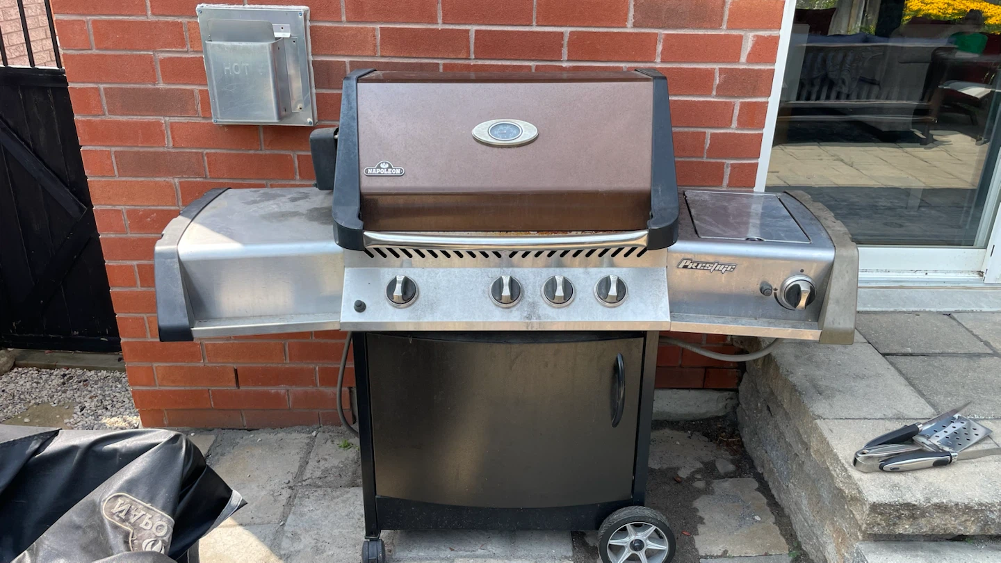 Napoleon Prestige natural gas BBQ Grill
