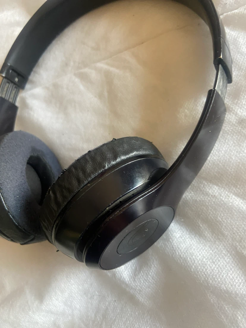 Black Beats Solo Headphones - photo 2