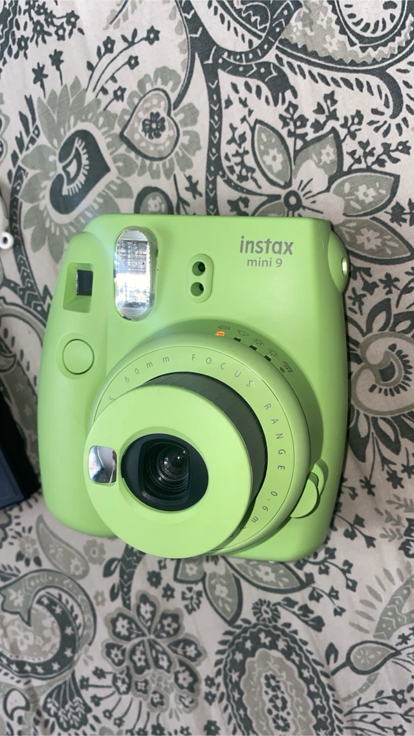 Fujifilm Instax Mini 9 Instant Camera - Lime Green - photo 3