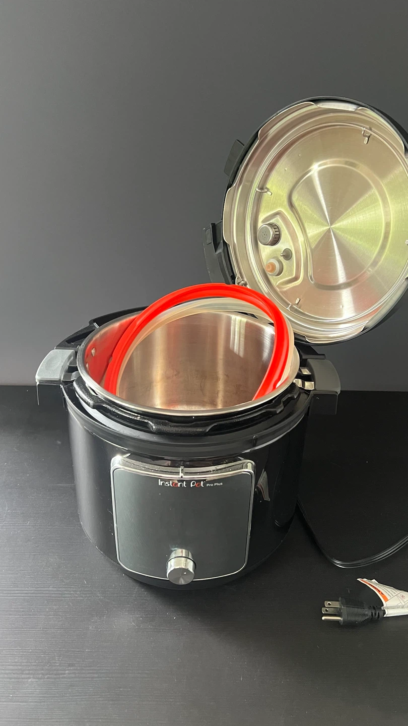 Instant Pot Pro Plus Pressure Cooker