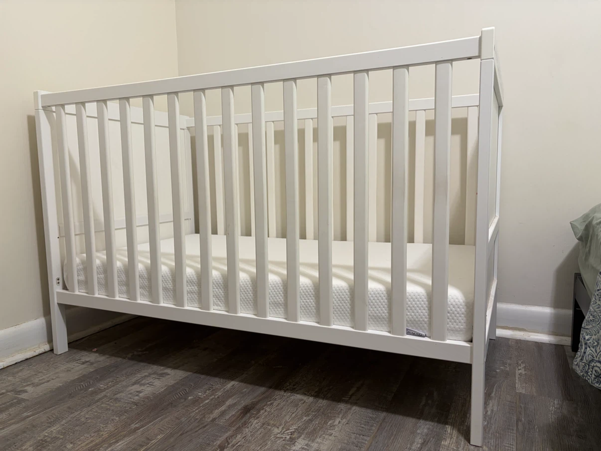 IKEA SUNDVIK Crib