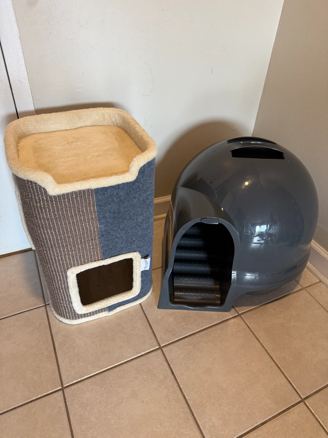 Cat Condo and Accessories Bundle - photo 2