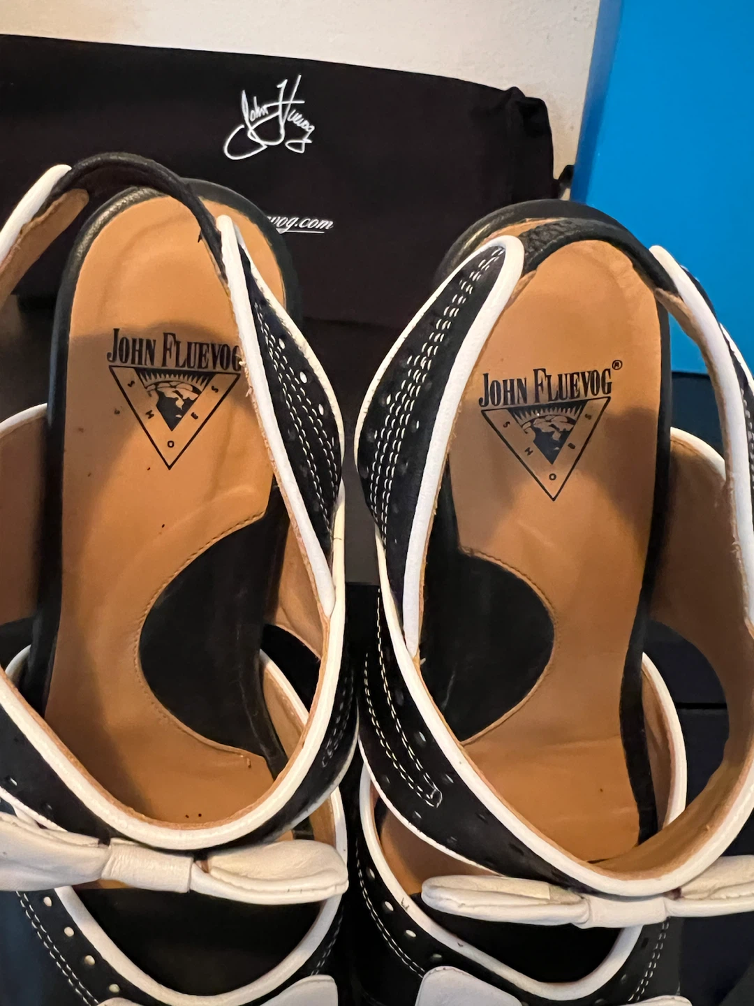 John Fluevog Black White Bow Heels Sandals Size 8 - photo 4