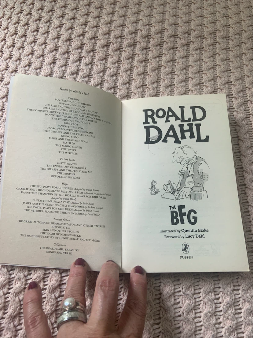 Roald Dahl The BFG Paperback Book - photo 3
