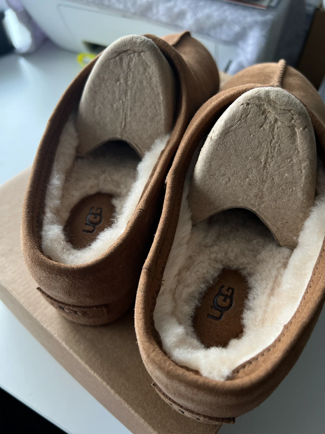 (NEW) UGG Cottage Clog W9 - photo 4