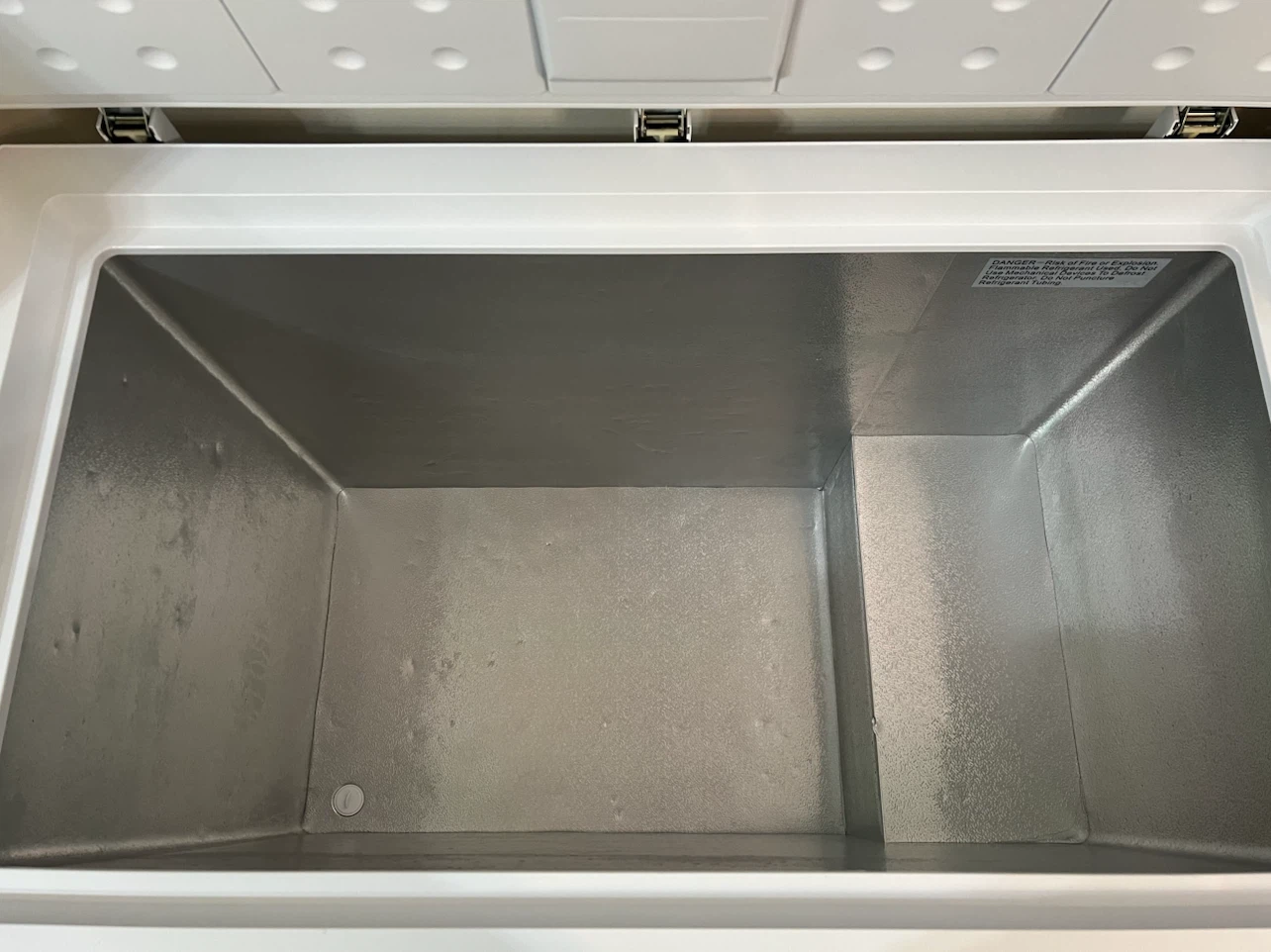 Insignia White Chest Freezer - photo 3