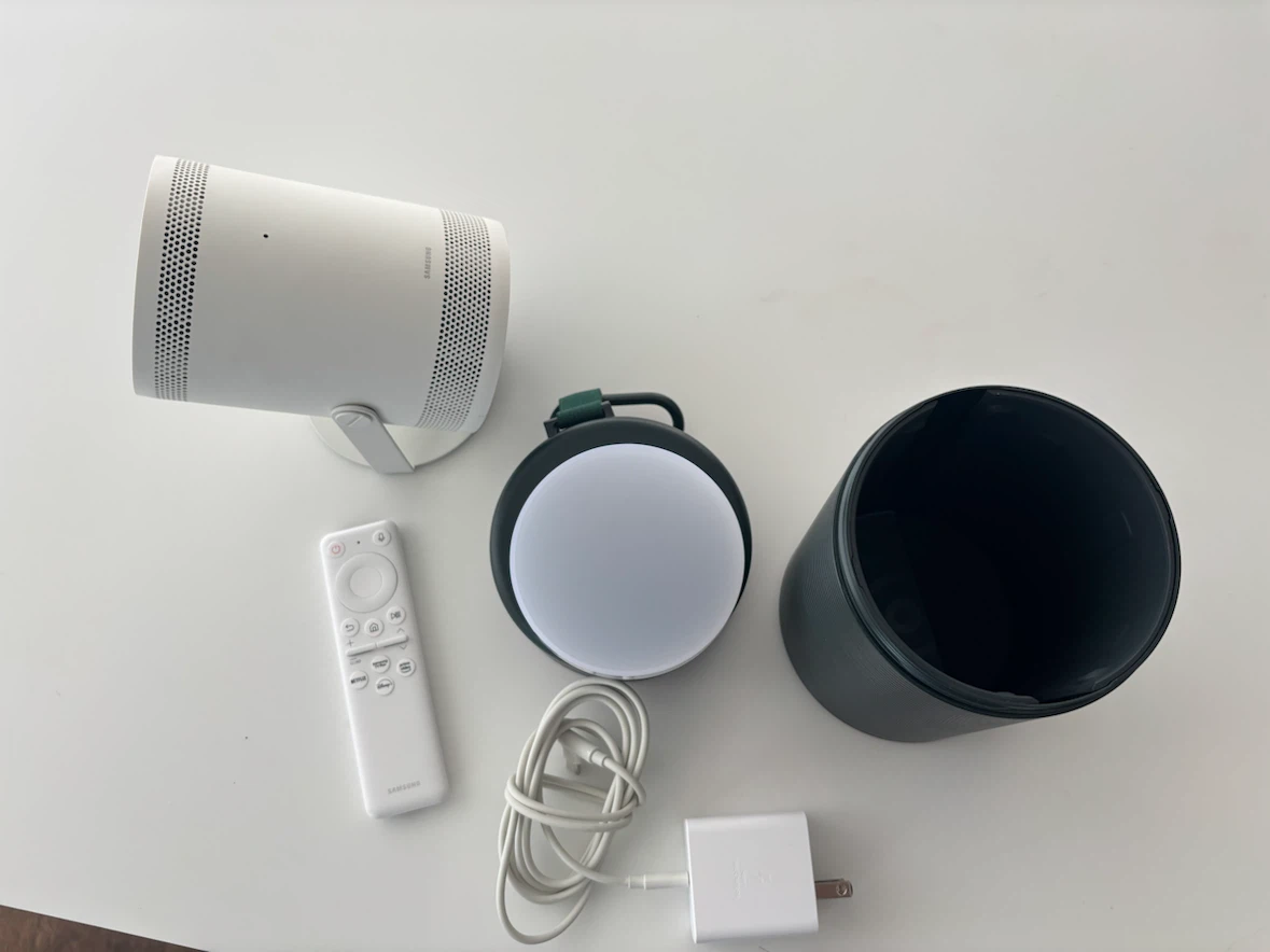 Samsung Freestyle Projector with Accessories - photo 3