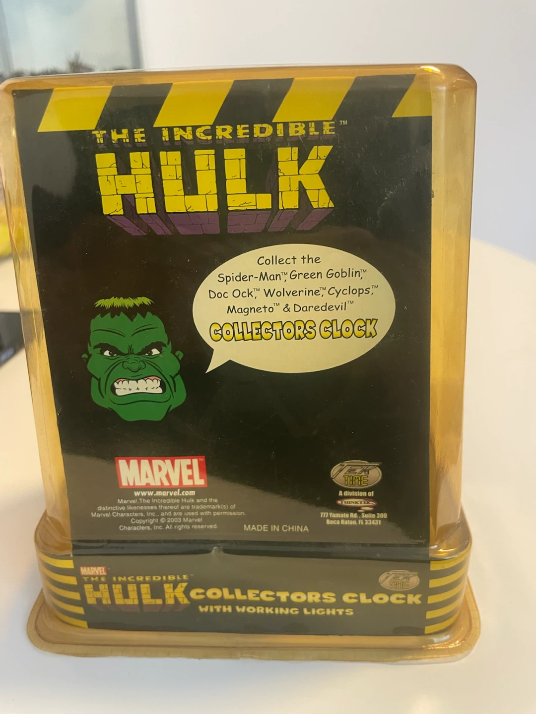 The Incredible Hulk Collectors Clock with Working Lights - photo 2