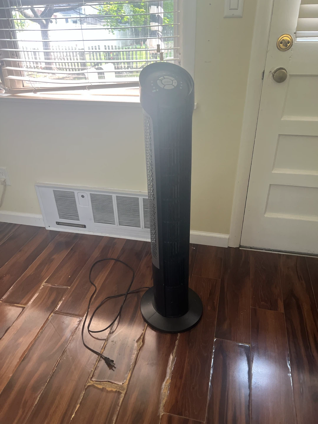 Seville Classics Black Tower Fan