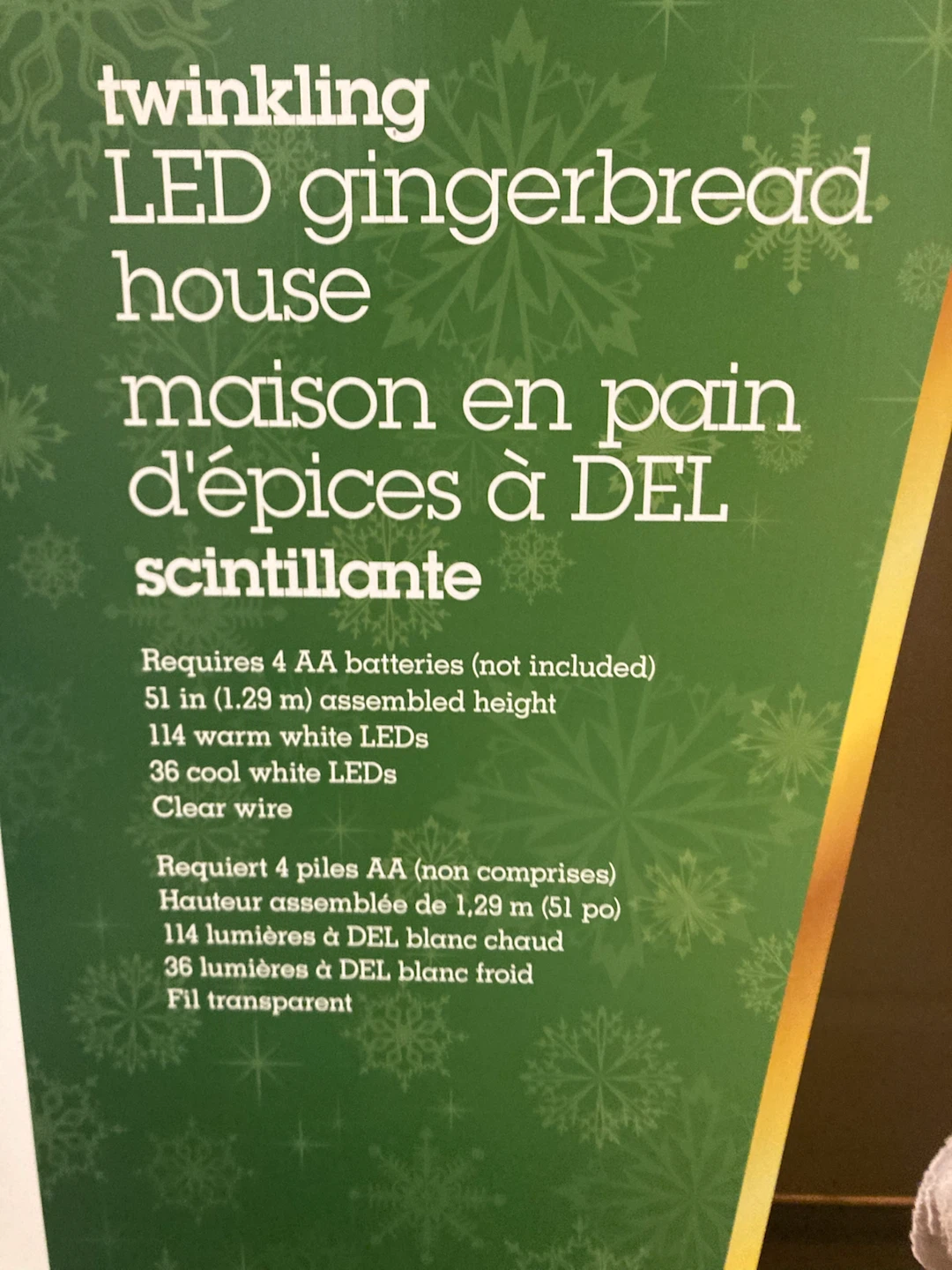 MOVING SALE : Brand New Twinkling LED Gingerbread House - photo 2