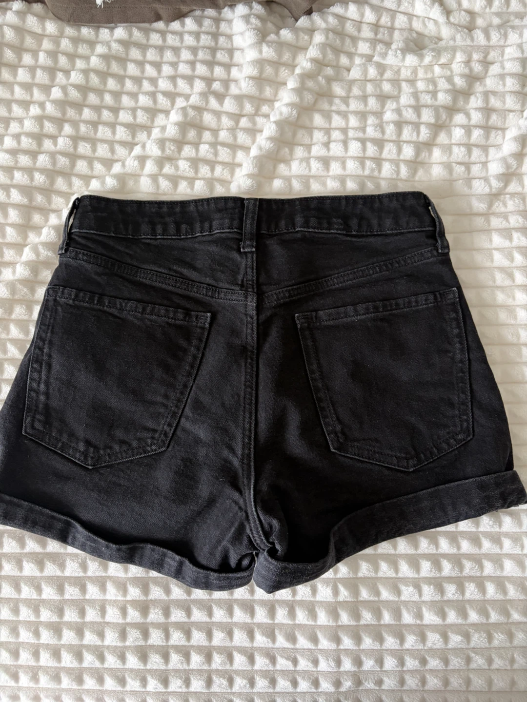 Old Navy Black High-Rise Jean Shorts Size 8 - photo 2