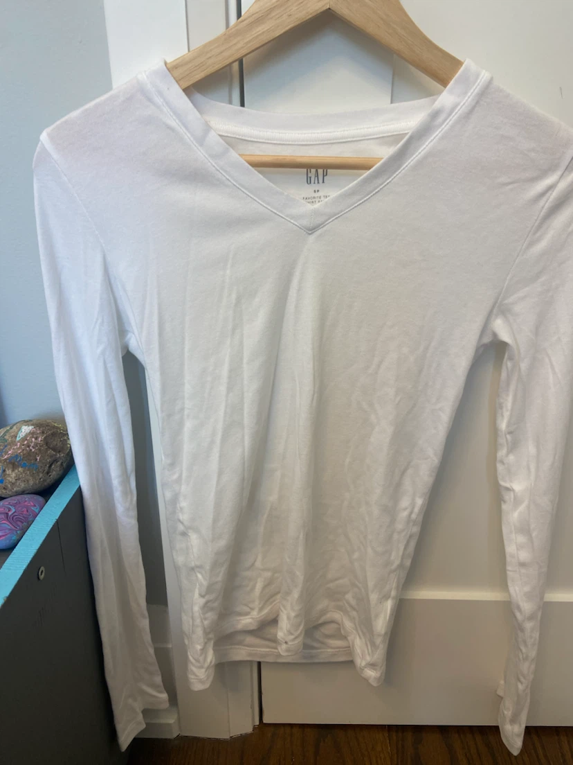 GAP White Long Sleeve T-Shirt