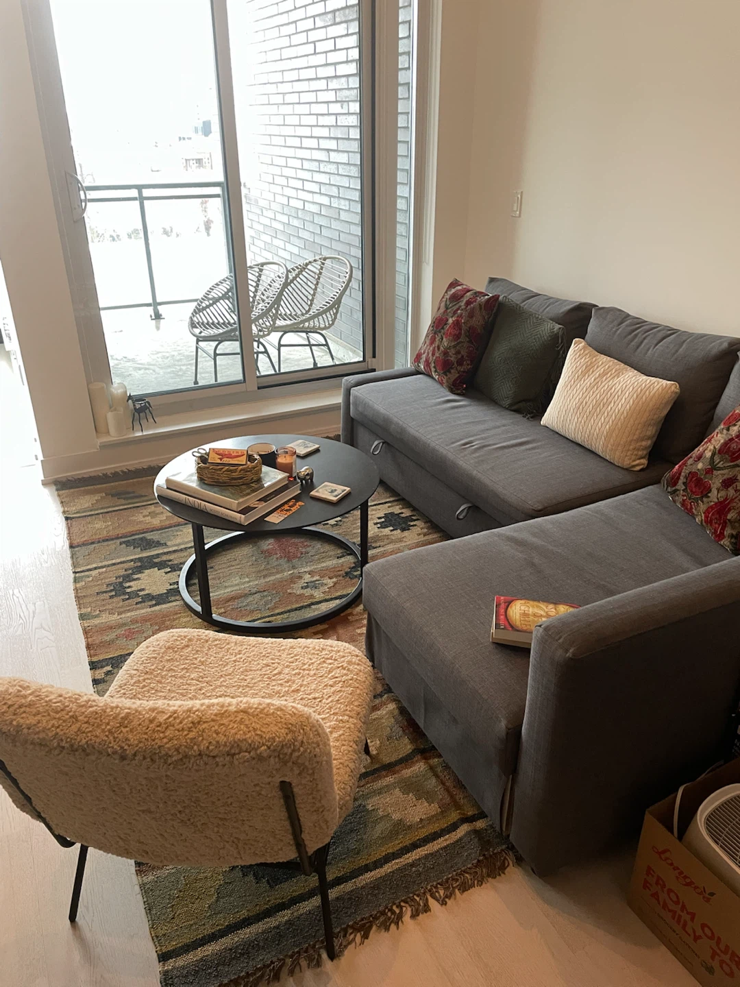 Grey L-shaped sofa with pullout bed & storage - photo 5