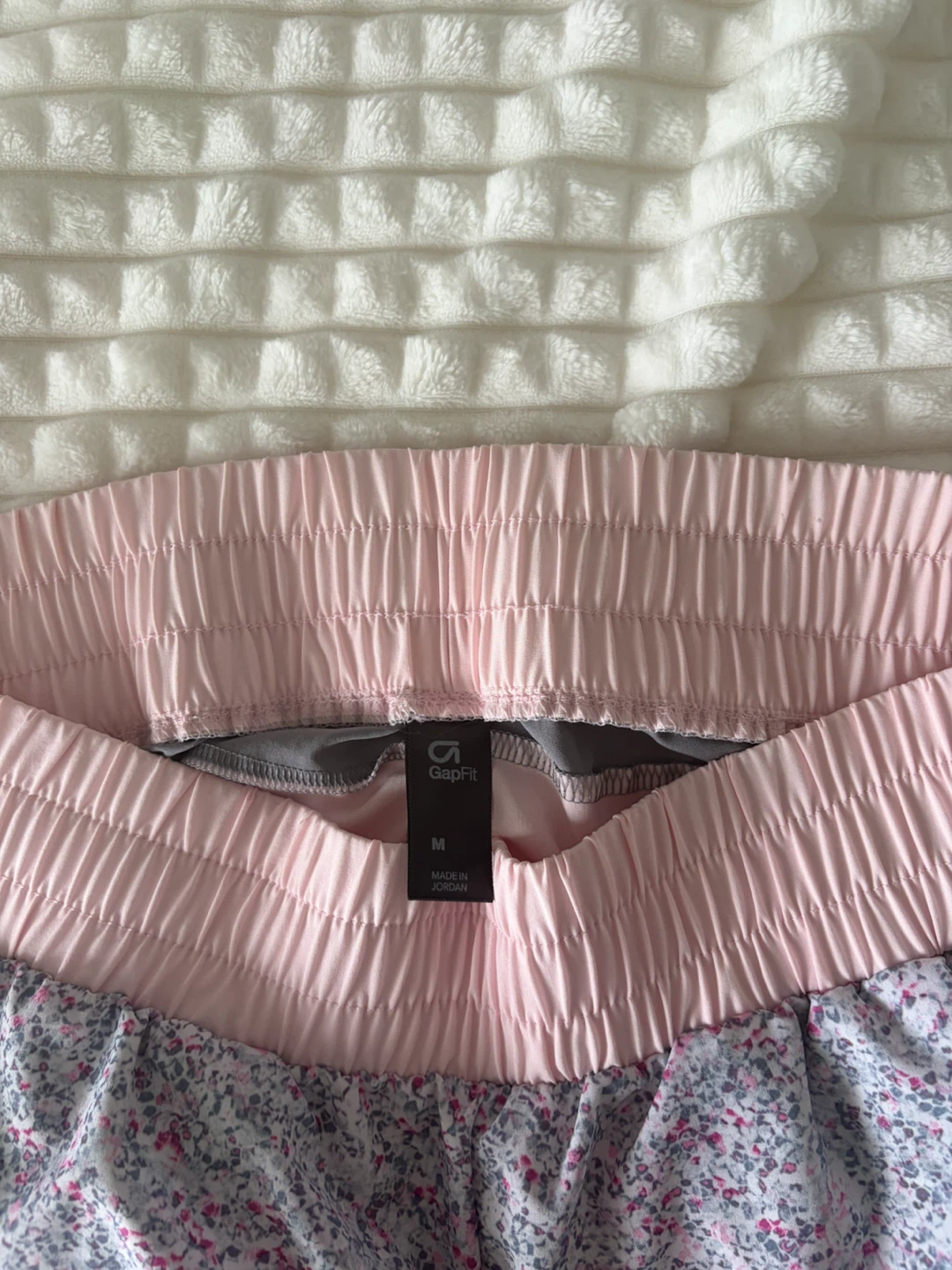 GapFit Women's Running Shorts Size M - photo 3