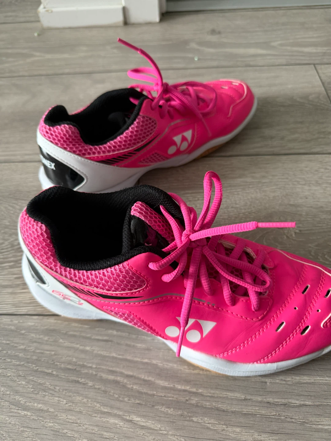 Yonex 65R2 Power Cushion Pink Badminton Shoes
