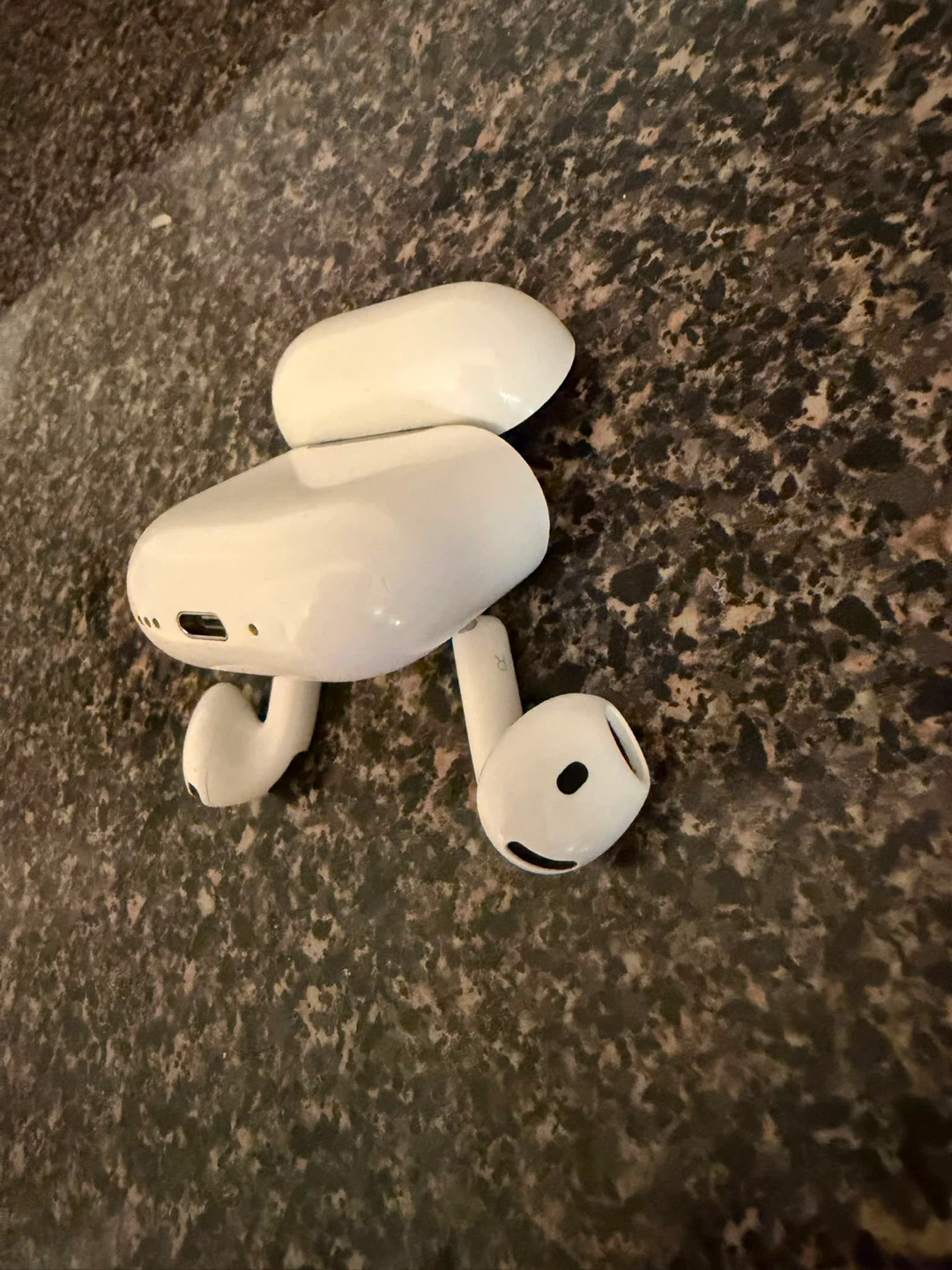 Apple AirPods Apple AirPods 4th Gen Active Noise Cancellation - photo 4