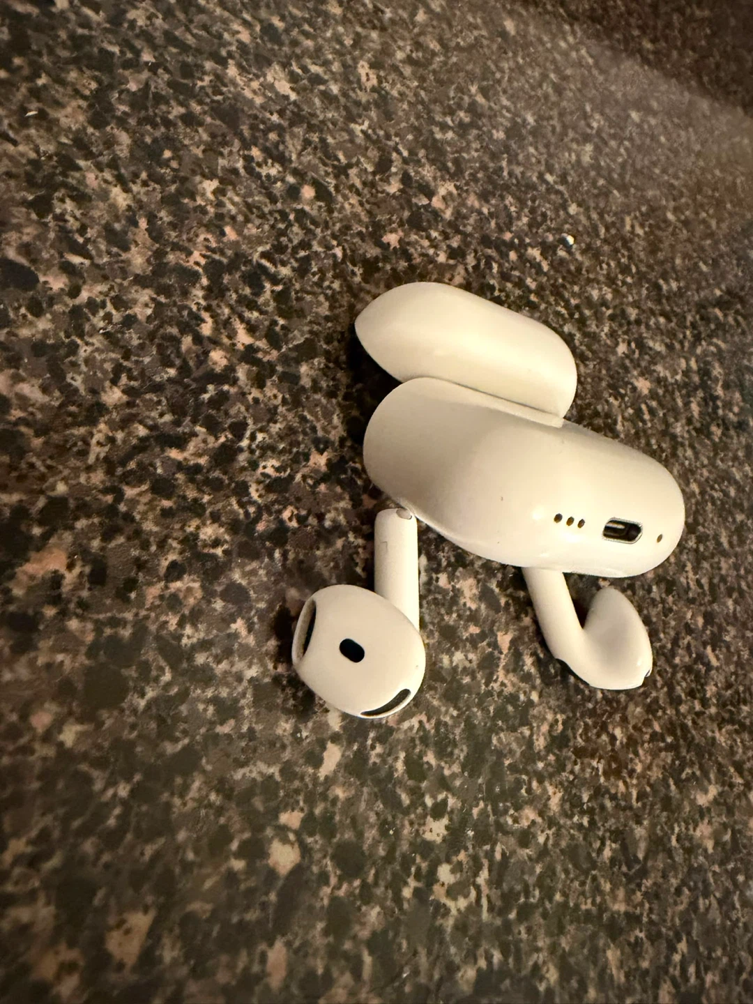 Apple AirPods Apple AirPods 4th Gen Active Noise Cancellation - photo 3