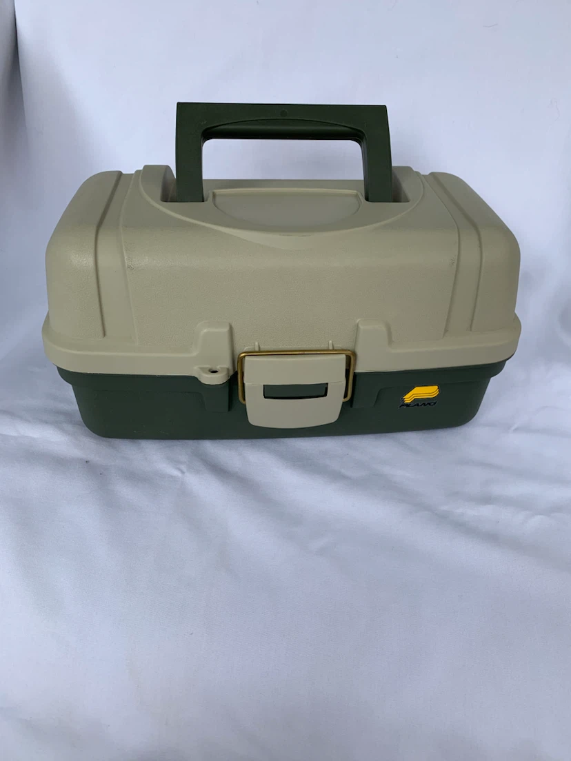 Plano Tackle box Model 6102