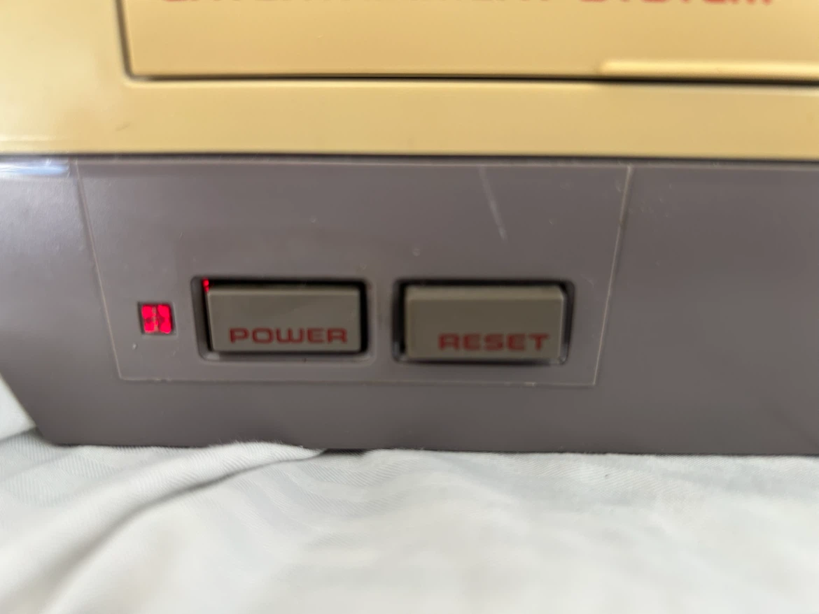 Nintendo NES Original Console + Power Adapter & Cables – Vintage - photo 2