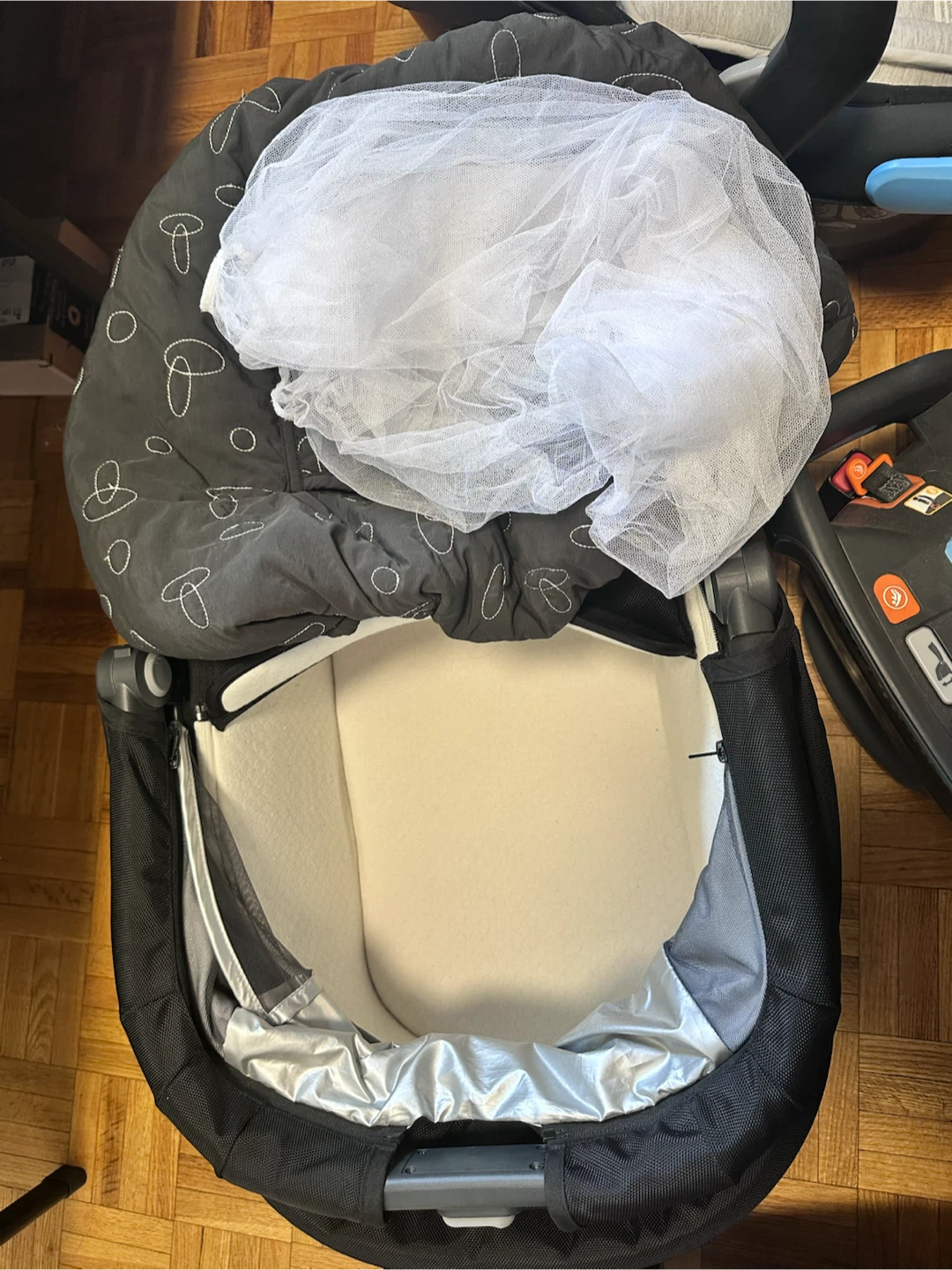 Uppbaby MESA car seat, Bassinet, winter cover and mosquito net - photo 3