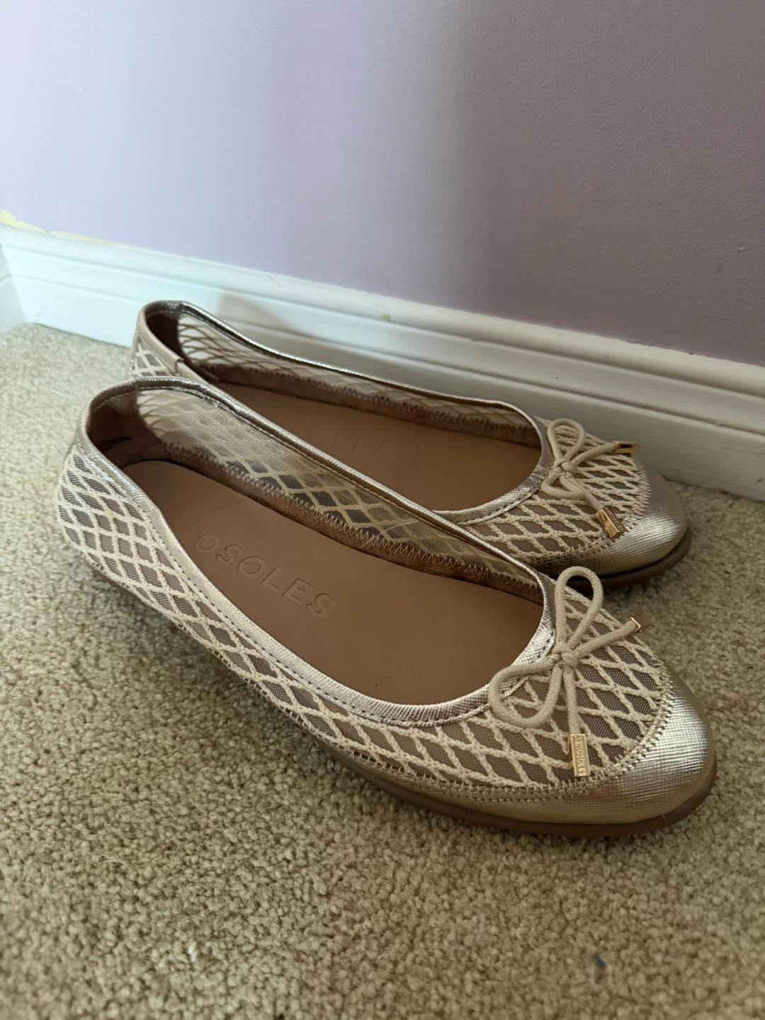 Women’s flats