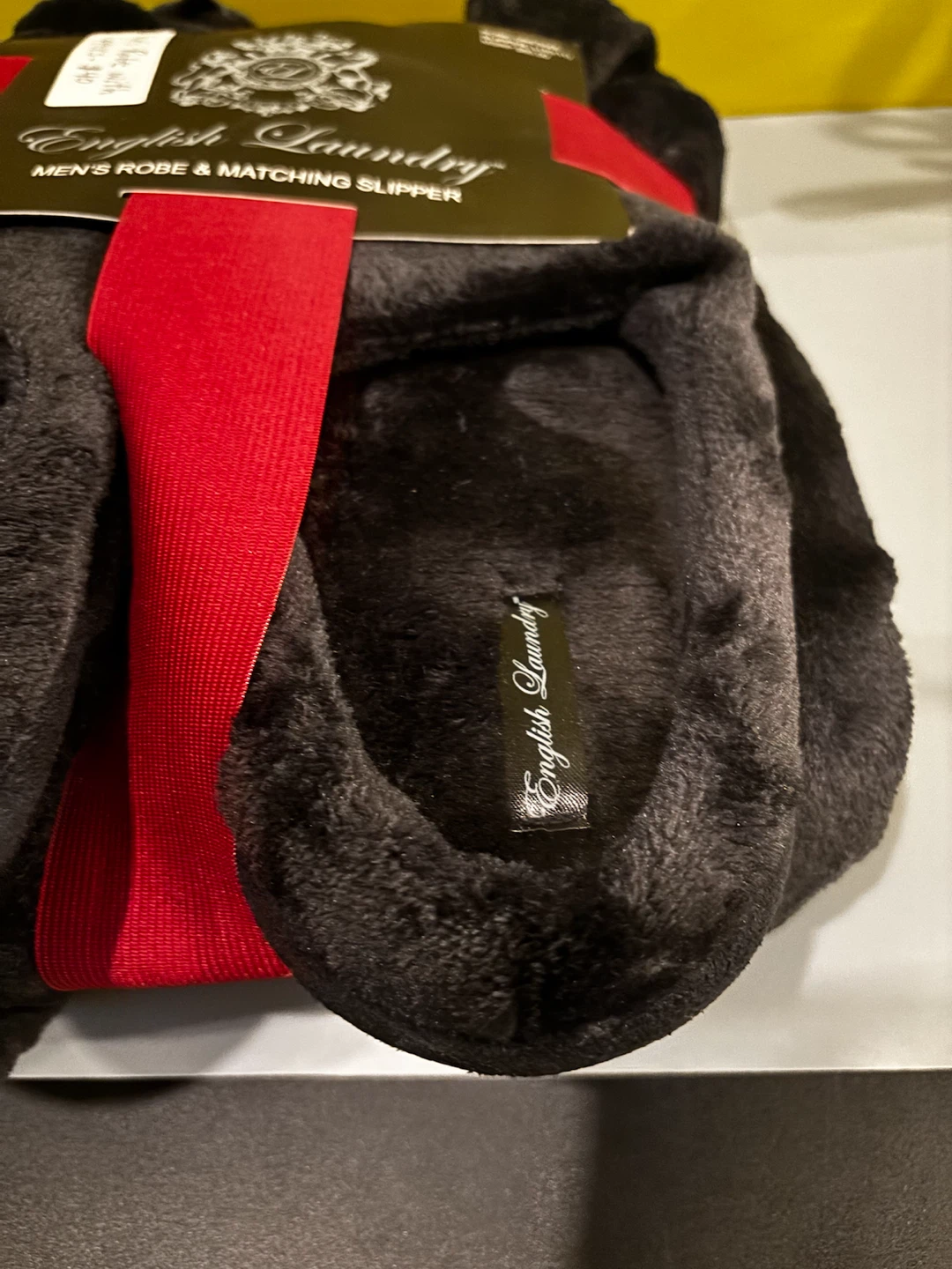 English Laundry Robe and Slippers Set - photo 3