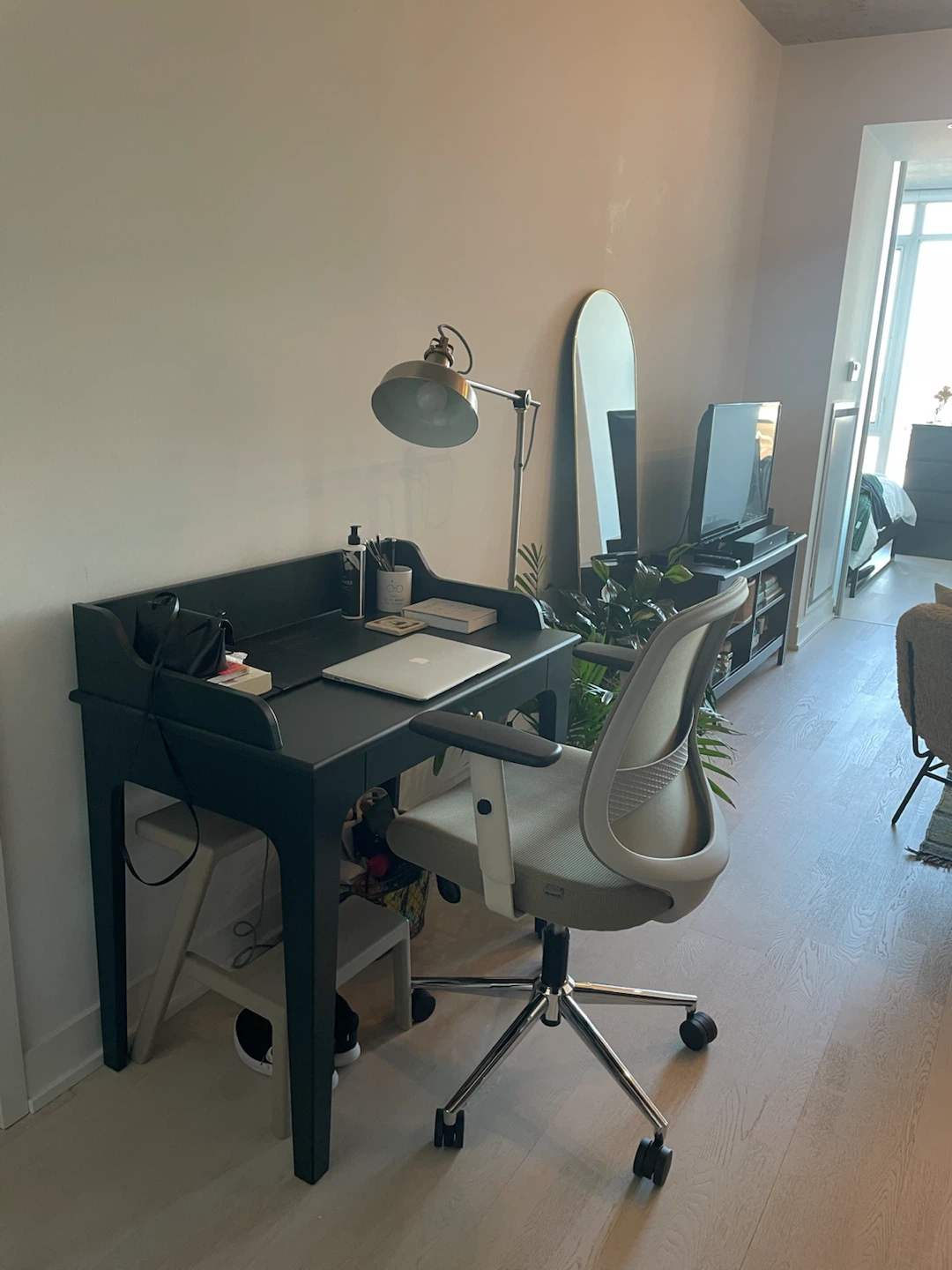 Branch office chair in pale green
