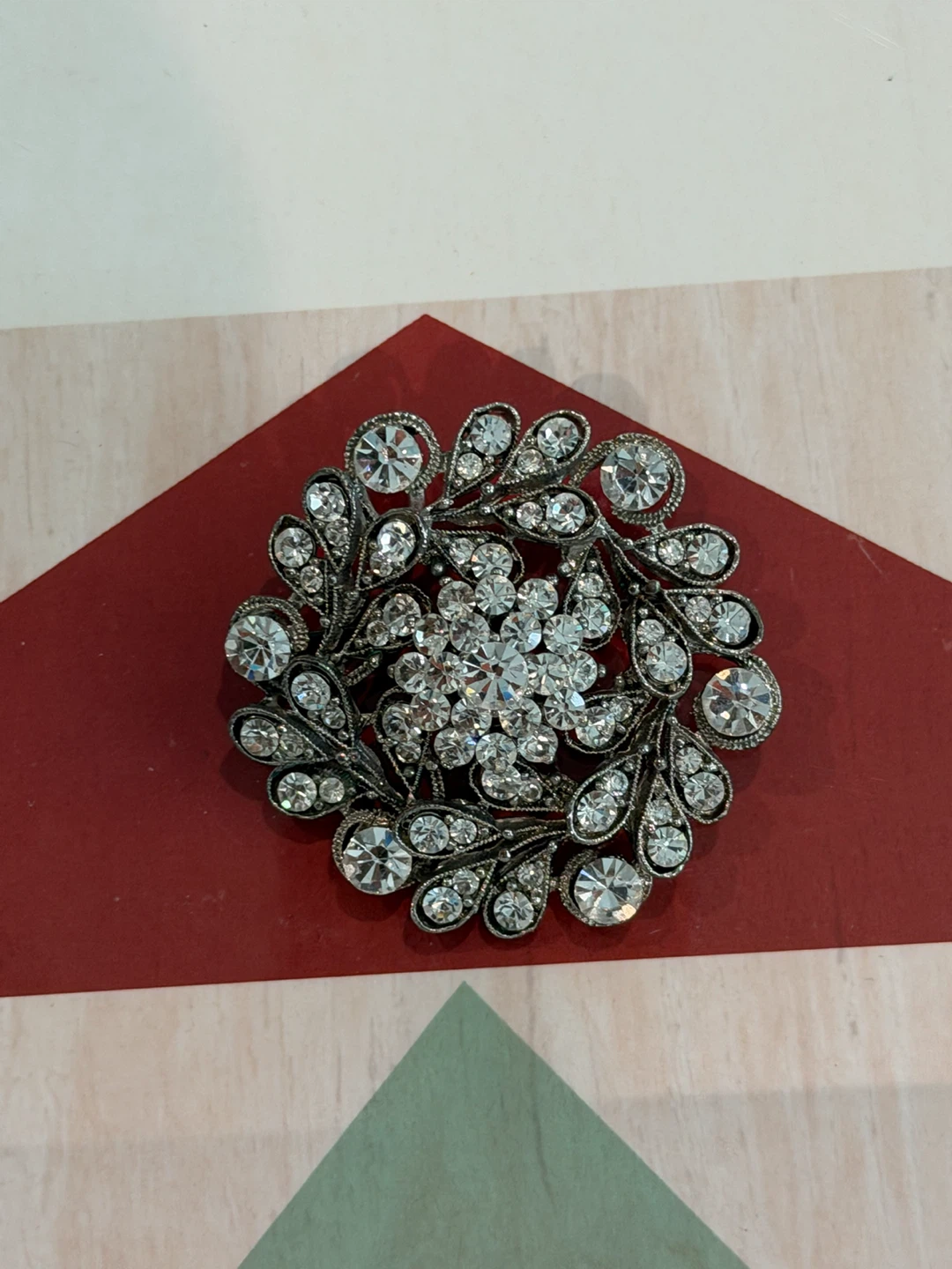 VINTAGE GORGEOUS LARGE CLEAR RHINESTONE 3D BROOCH/ PIN