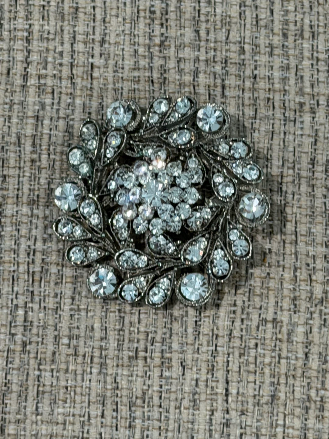 VINTAGE GORGEOUS LARGE CLEAR RHINESTONE 3D BROOCH/ PIN - photo 5