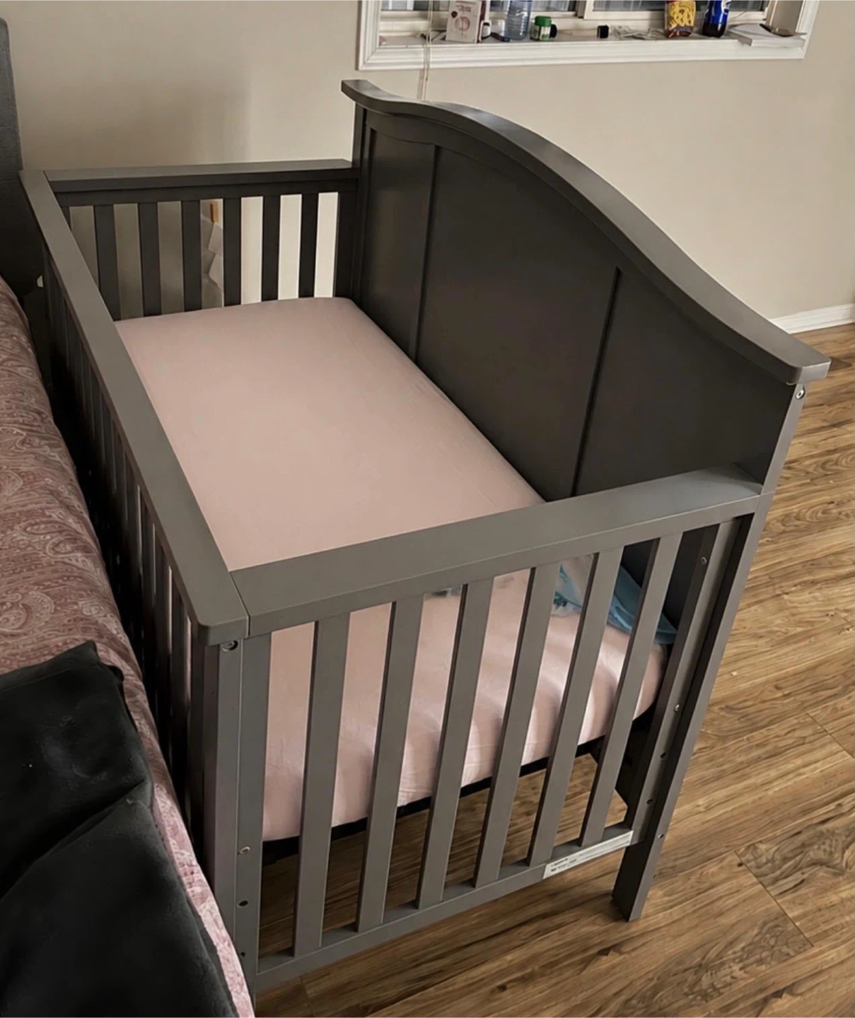 5 in 1 convertible crib, with mattress. (Absolute new condition)