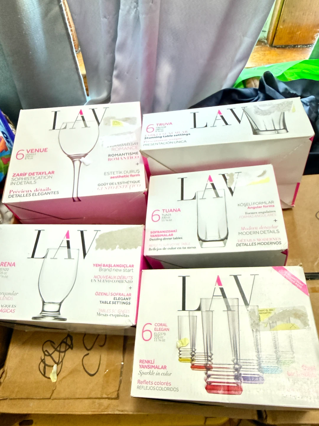 LAV Set of 6 Wine Glasses