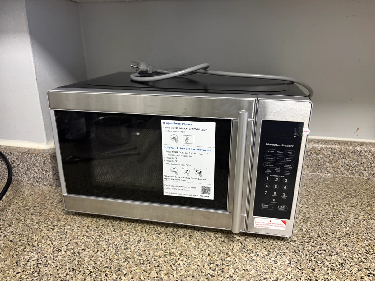 Hamilton Beach Microwave - photo 2