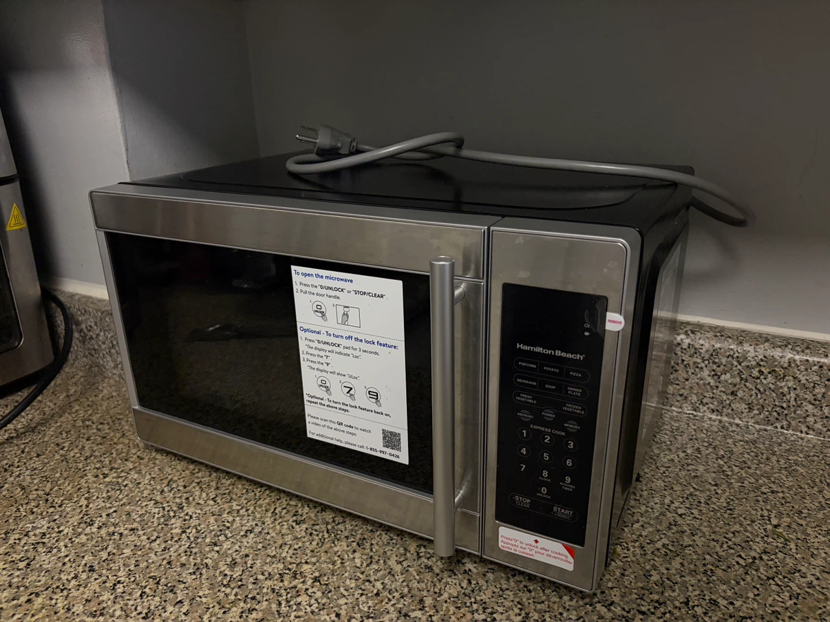 Hamilton Beach Microwave - photo 3