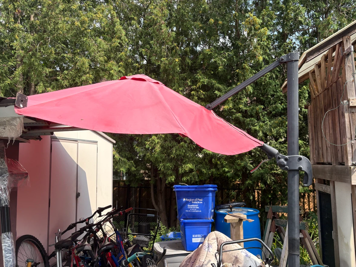 Red Patio Umbrella with aluminium structure and base