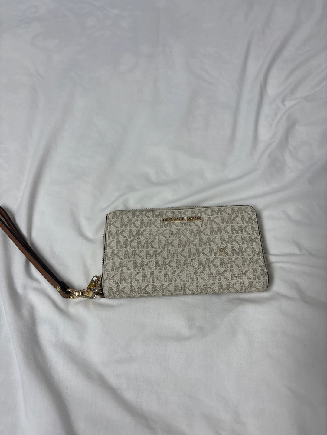 Michael Kors Wristlet Clutch - photo 2