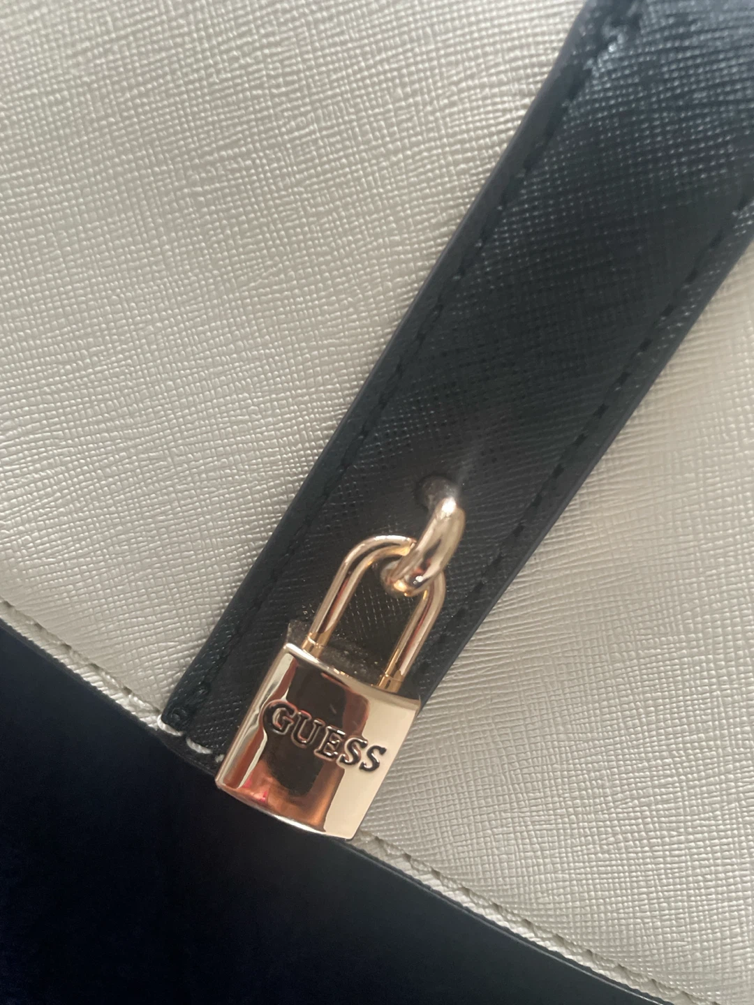 Guess Shoulder Bag with Lock Detail - photo 2