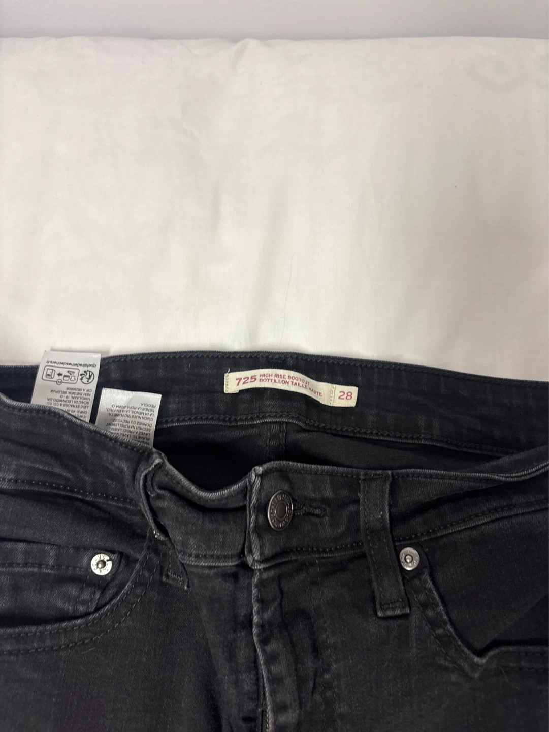 Levi's 725 High Rise Bootcut Jeans Size 28 - photo 2
