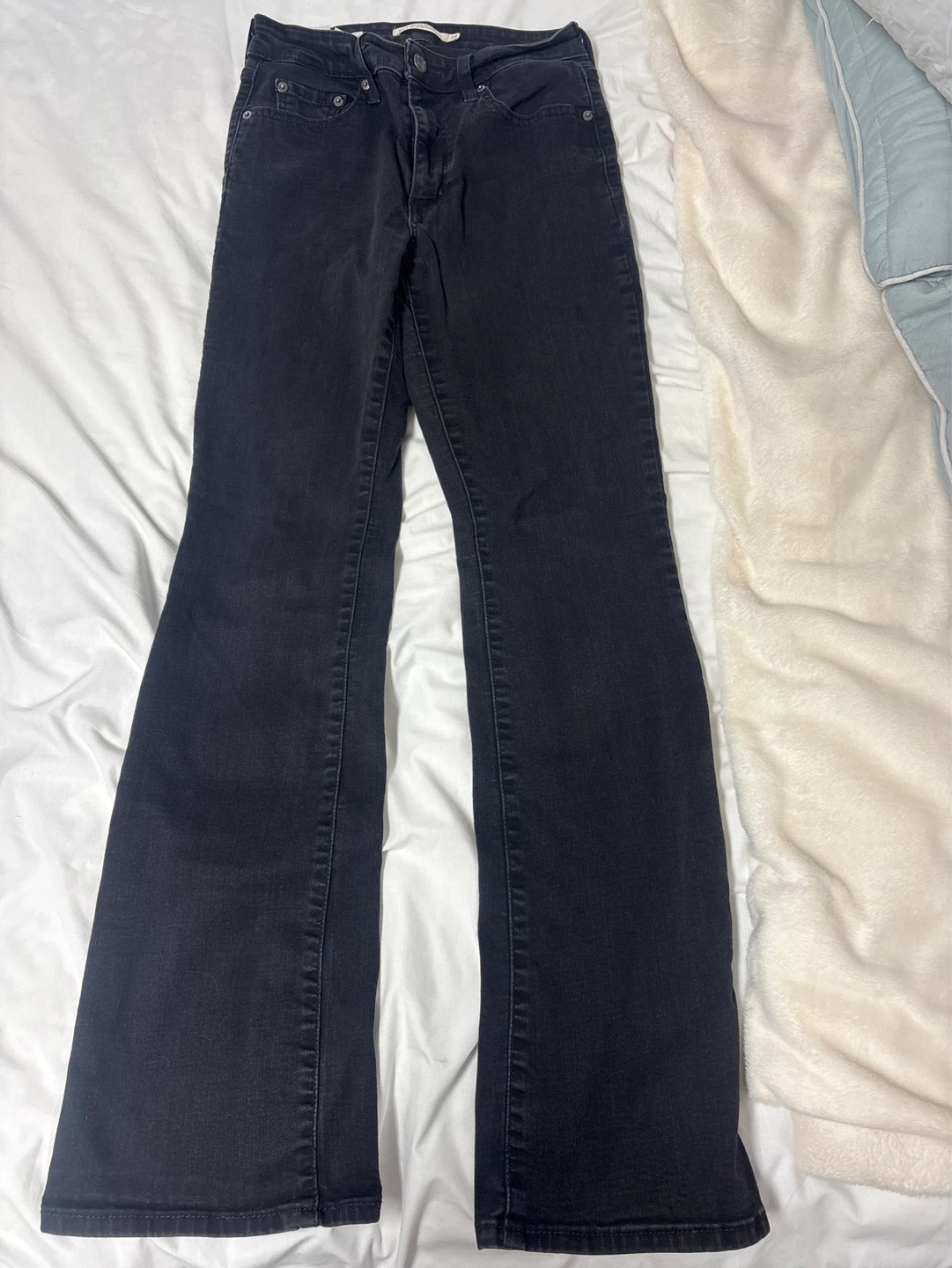 Levi's 725 High Rise Bootcut Jeans Size 28